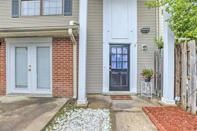 6764 Racquet Club Dr in Memphis, TN - Building Photo - Building Photo