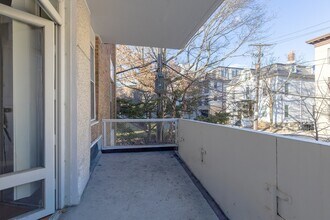 100 Marion St in Brookline, MA - Building Photo - Building Photo