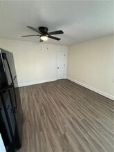 9654 Selby Pl, Unit 3 in Norfolk, VA - Building Photo - Building Photo