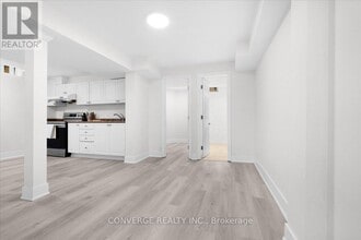 3 Plowman Dr in Ajax, ON - Building Photo - Building Photo