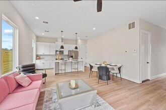 835E Dorchester St in Houston, TX - Building Photo - Building Photo