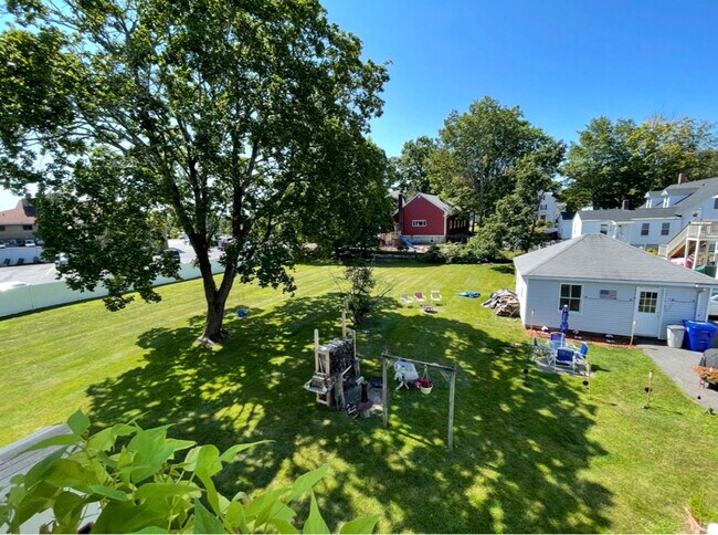 10 Maple St in Taunton, MA - Building Photo - Building Photo