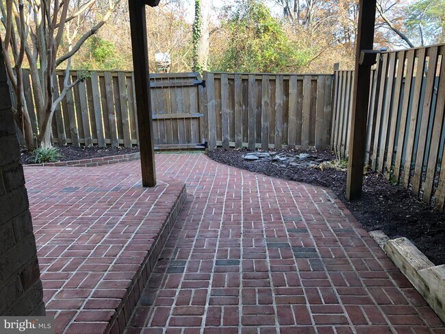 7412 Salford Ct in Alexandria, VA - Building Photo - Building Photo