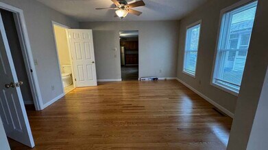 14 Searle Ave in Easthampton, MA - Building Photo - Building Photo