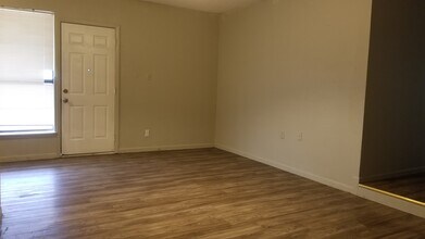 609 6th St, Unit 3 in Blanket, TX - Building Photo - Building Photo