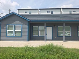 3221 Ennis St, Unit A in Houston, TX - Building Photo