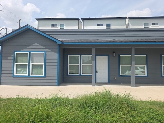 property at 3221 Ennis St