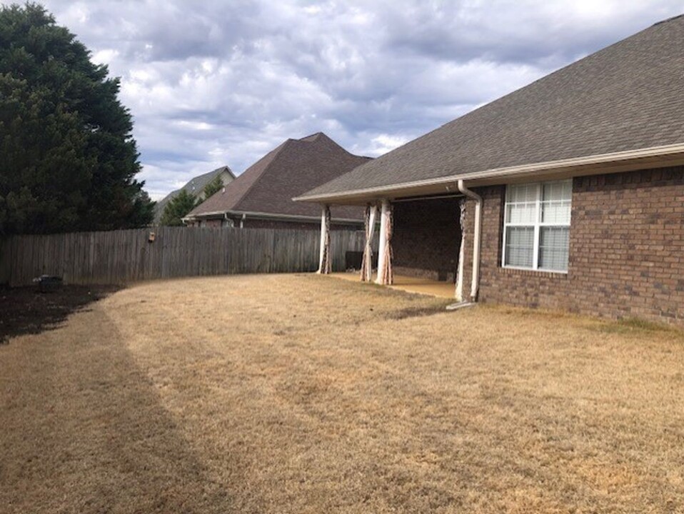 176 Ivywood Cv in Saltillo, MS - Building Photo