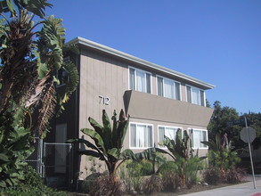 712 N Vendome St in Los Angeles, CA - Foto de edificio - Building Photo