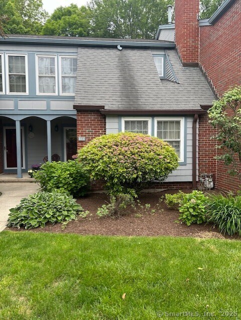 144 Roberton Crossing in Fairfield, CT - Building Photo