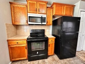 433 Hidden Creek Way in Oklahoma City, OK - Building Photo - Building Photo