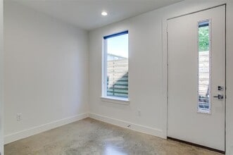 4419 Cabell Dr in Dallas, TX - Building Photo - Building Photo