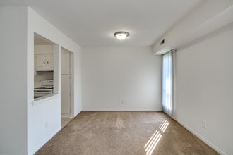 The Pines in Southfield, MI - Foto de edificio - Interior Photo