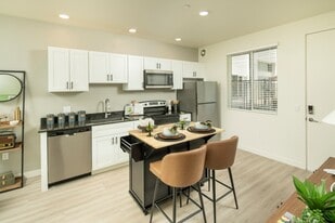Cabana Aldea in Glendale, AZ - Building Photo