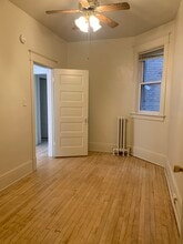 122 W 4th St, Unit 122B in Duluth, MN - Building Photo - Building Photo