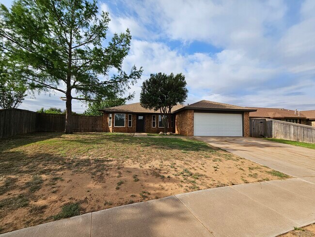 6027 70th St in Lubbock, TX - Foto de edificio - Building Photo