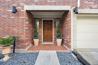 548 Westcross St in Houston, TX - Building Photo - Building Photo