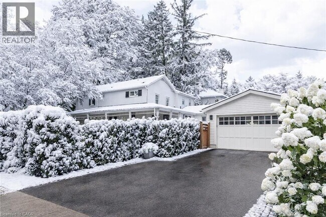 212 King St in Oakville, ON - Building Photo - Building Photo