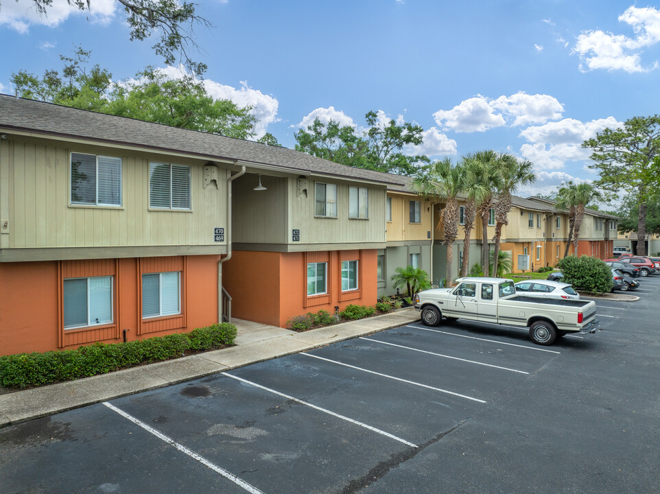 The Seasons on Park Avenue in Orange Park, FL - Building Photo