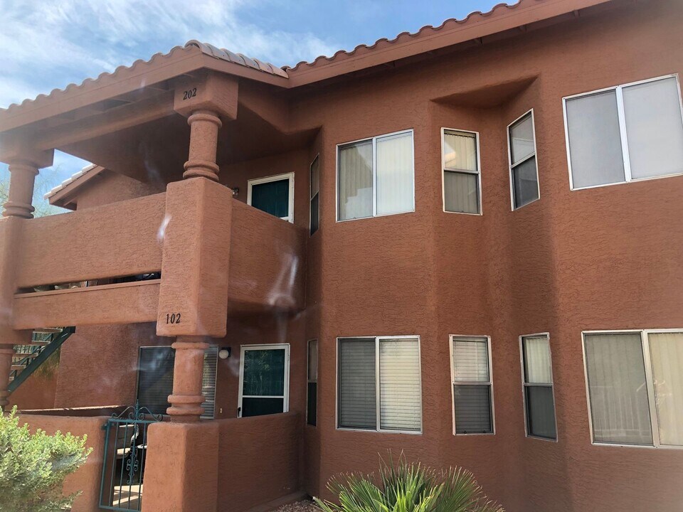 898 Mesquite Springs Dr in Mesquite, NV - Building Photo