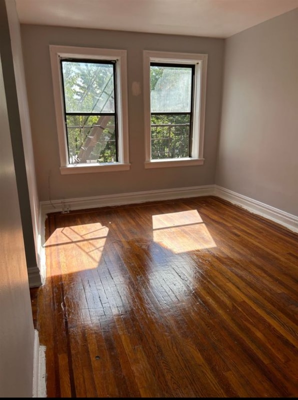 821 Bergen Ave in Jersey City, NJ - Foto de edificio - Building Photo