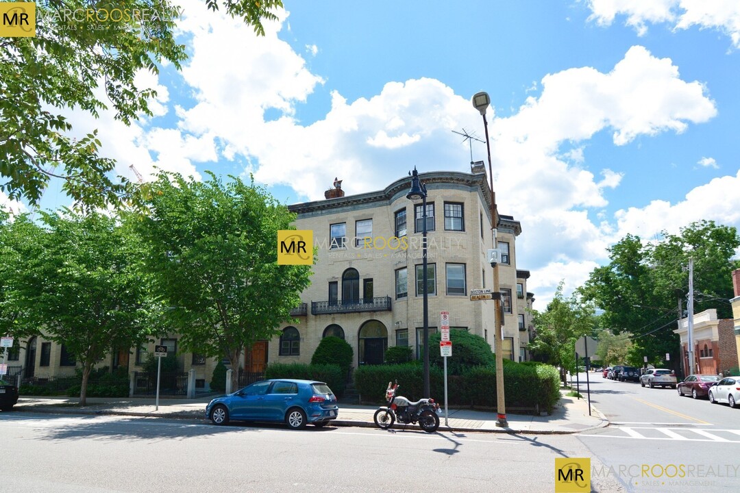 923 Beacon St, Unit #1 in Boston, MA - Building Photo