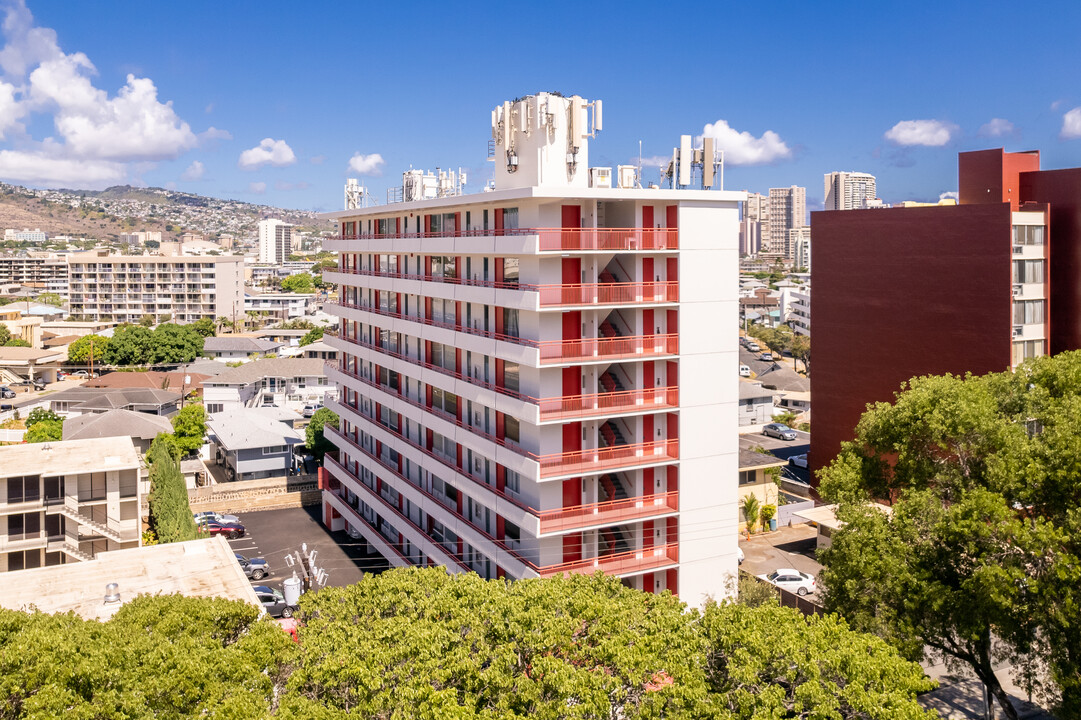 Kalakaua Sands in Honolulu, HI - Building Photo