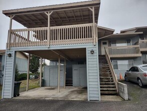 2963 W Lorraine Ave in Roseburg, OR - Building Photo - Building Photo