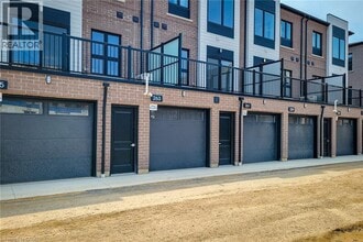 263 Burke St in Waterdown, ON - Building Photo - Building Photo