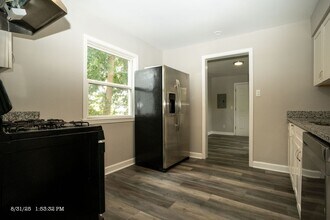28253 Schram St in Roseville, MI - Building Photo - Building Photo