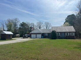 937 Five Mile Rd in Richlands, NC - Building Photo