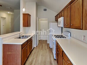 110 Pony Cv in Kyle, TX - Building Photo - Building Photo