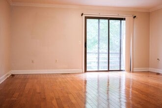 93 Wynwood Dr in Enfield, CT - Building Photo - Building Photo