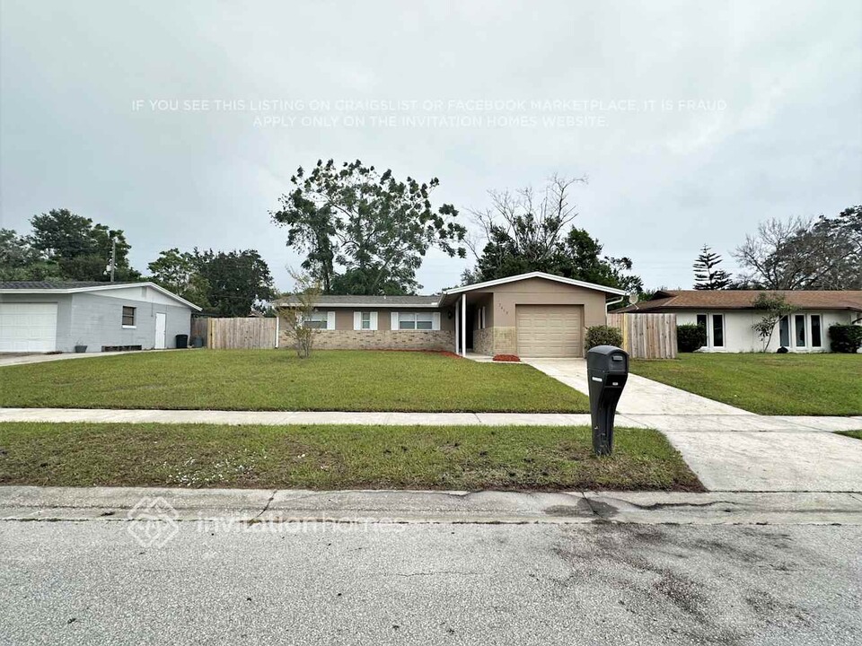 7413 Fieldcrest Ave in Winter Park, FL - Foto de edificio