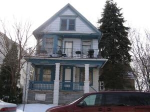 2533 S Maple Ave in Milwaukee, WI - Foto de edificio