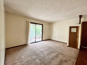 1113 Bertrand St in Manhattan, KS - Building Photo - Building Photo