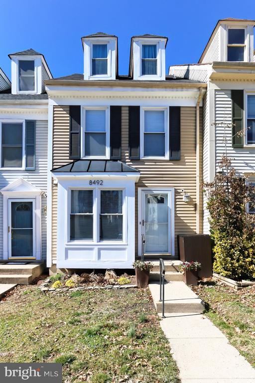 8492 Laurel Oak Dr in Springfield, VA - Building Photo - Building Photo