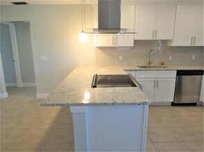 4050 4th St N in St. Petersburg, FL - Building Photo - Building Photo