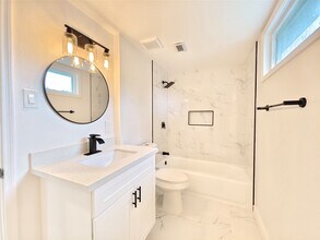 4106 Clovernook Ln in Seabrook, TX - Building Photo - Building Photo