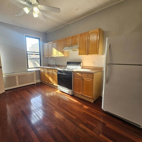 59-28 56th St in Queens, NY - Building Photo - Building Photo