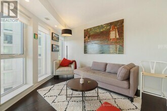 40-840 Nepean St in Ottawa, ON - Building Photo - Building Photo