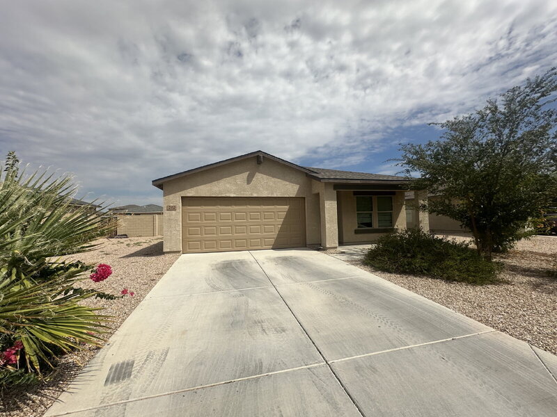 202 W Bobcat Ct in Casa Grande, AZ - Building Photo