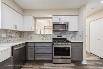 519 Jennifer Cir in Mundelein, IL - Building Photo - Building Photo