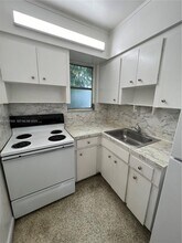 675 SW 7th Ave in Miami, FL - Building Photo - Building Photo