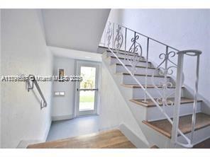 1995 Marseille Dr in Miami Beach, FL - Building Photo - Building Photo