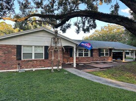 3013 Sabal Rd in Tampa, FL - Building Photo