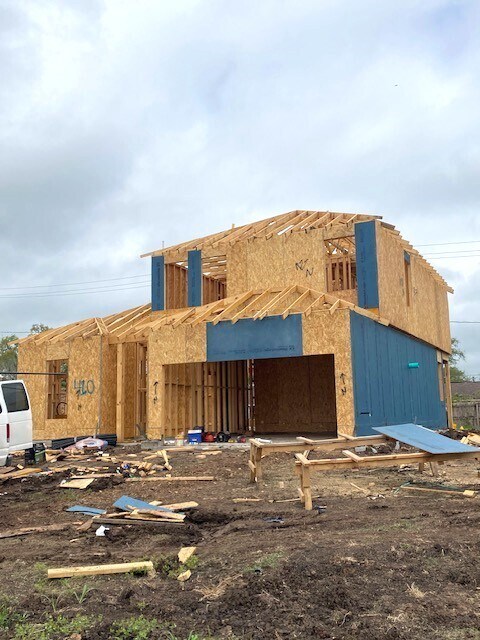 property at 401 Magnolia Ln