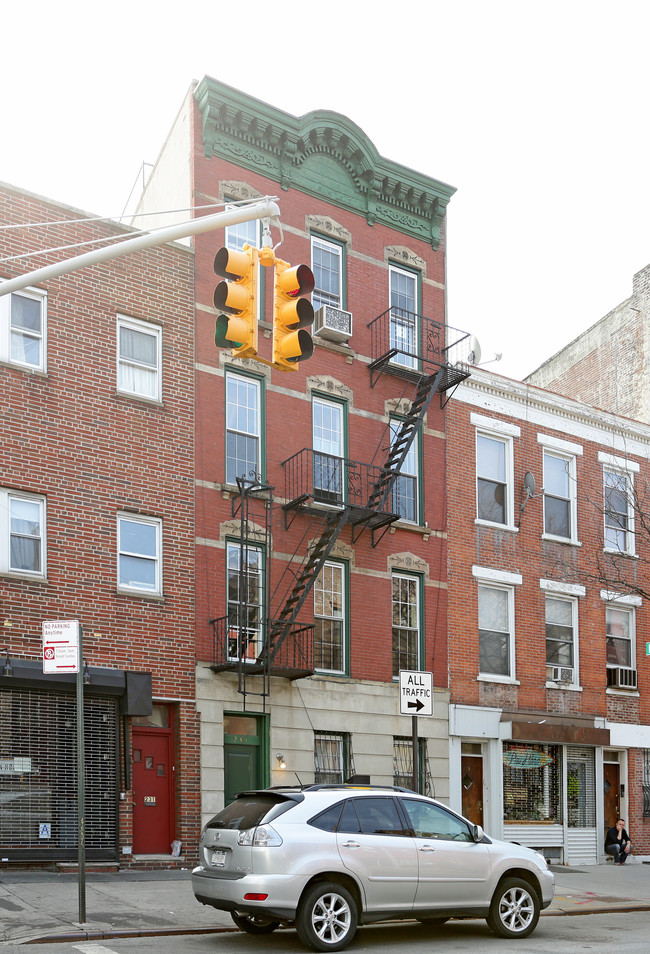 233 Court St in Brooklyn, NY - Building Photo - Building Photo