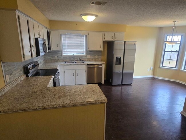 1304 Tower Dr in Hinesville, GA - Building Photo - Building Photo