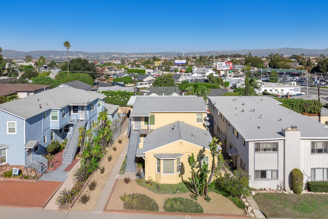 7263 W Manchester Ave in Los Angeles, CA - Building Photo - Building Photo